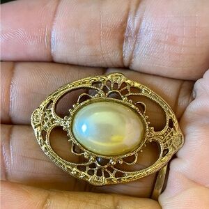 Vintage 1928 Jewelry Gold Tone Faux Pearl Oval Brooch Pin with Filigree Frame